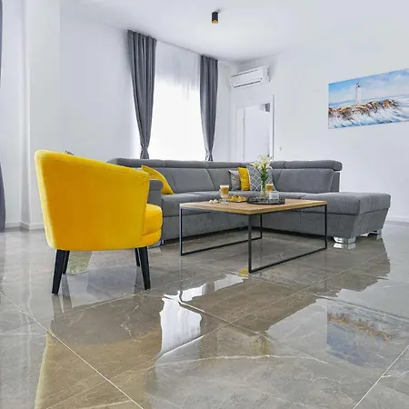 Luxury Stone Villa Banovi 维耶拉克